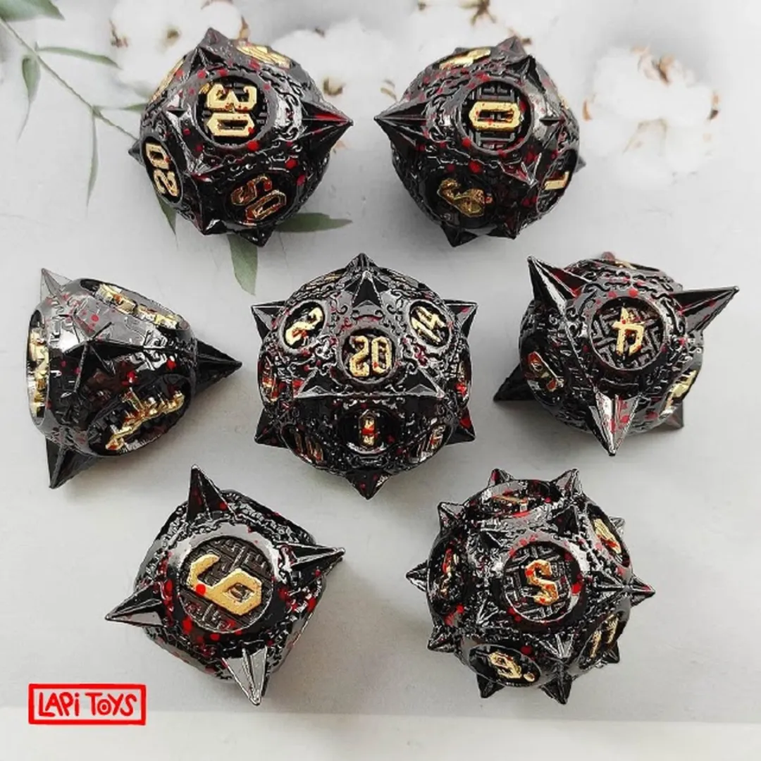 Lapi Toys - Dungeons and Dragons dobbelstenen - DnD Dice - Polydice - Dobbelstenen Dungeons Dragons - Metal dice - Metalen Dobbelstenen - DnD Dice Set - 1 set (7 stuks) - Metaal - Zwart - Goudkleurig