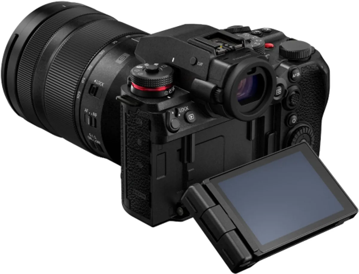 Panasonic LUMIX DC-S1M2ESME Camera + 24-105mm f/4.0 Lens - Zwart
