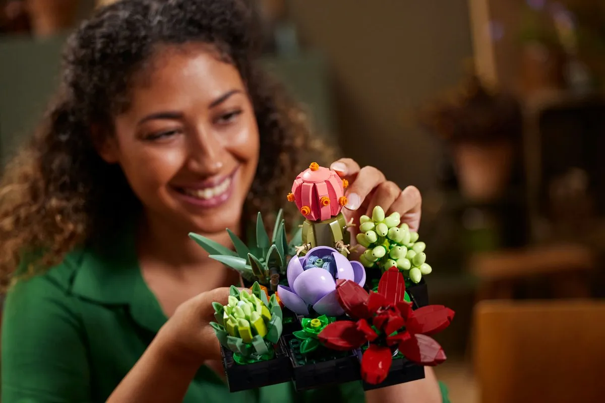 LEGO Botanical Collection Vetplanten 10309 - 771 Stukken - Meerkleurig
