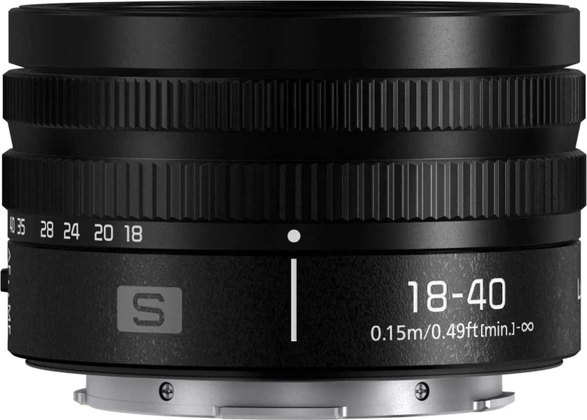 Panasonic LUMIX S5D DC-S5DNE-K + S 18-40mm f/4.5-6.3 - Zwart