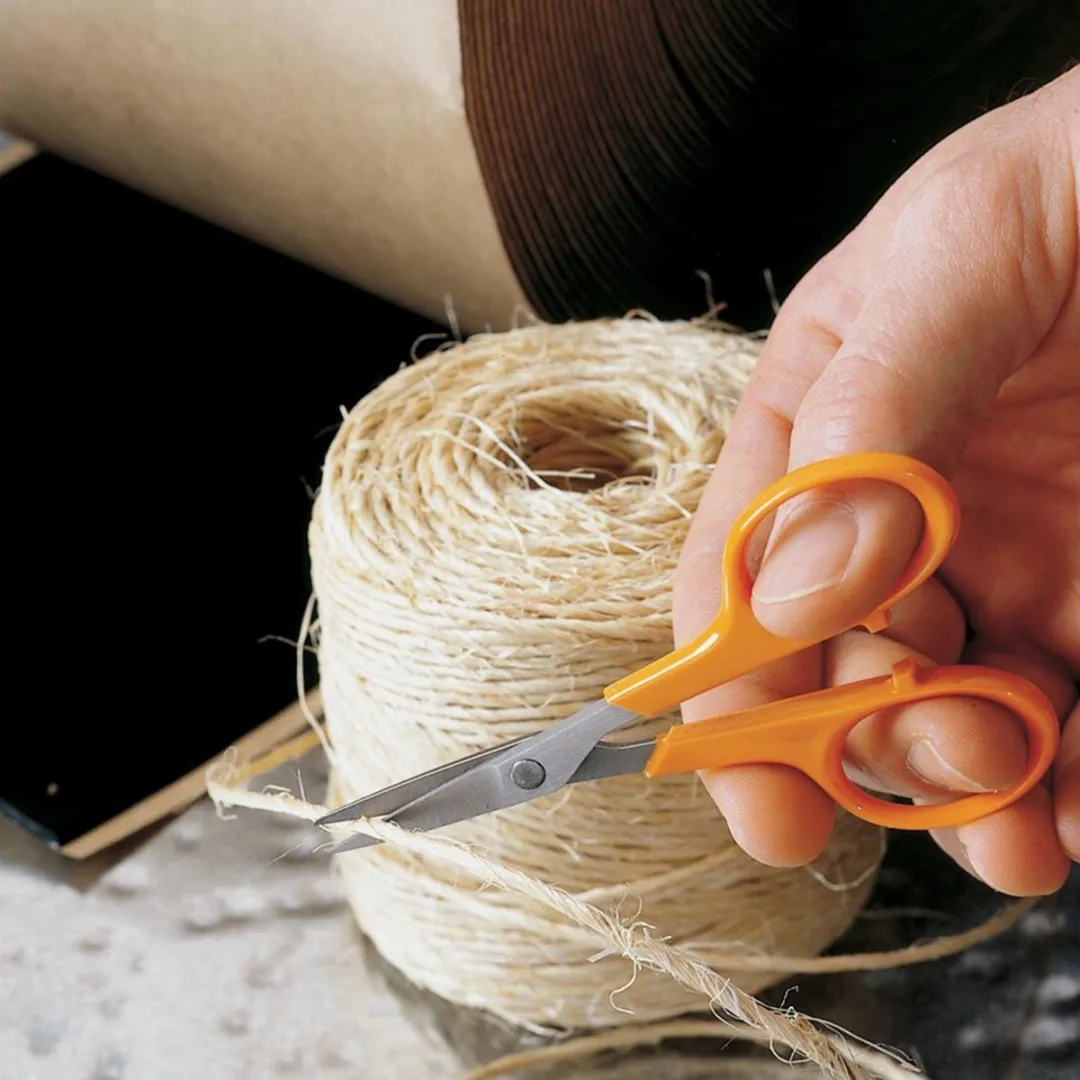 Fiskars Classic Borduurschaar 10cm - RVS - afbeelding 6 van 6
