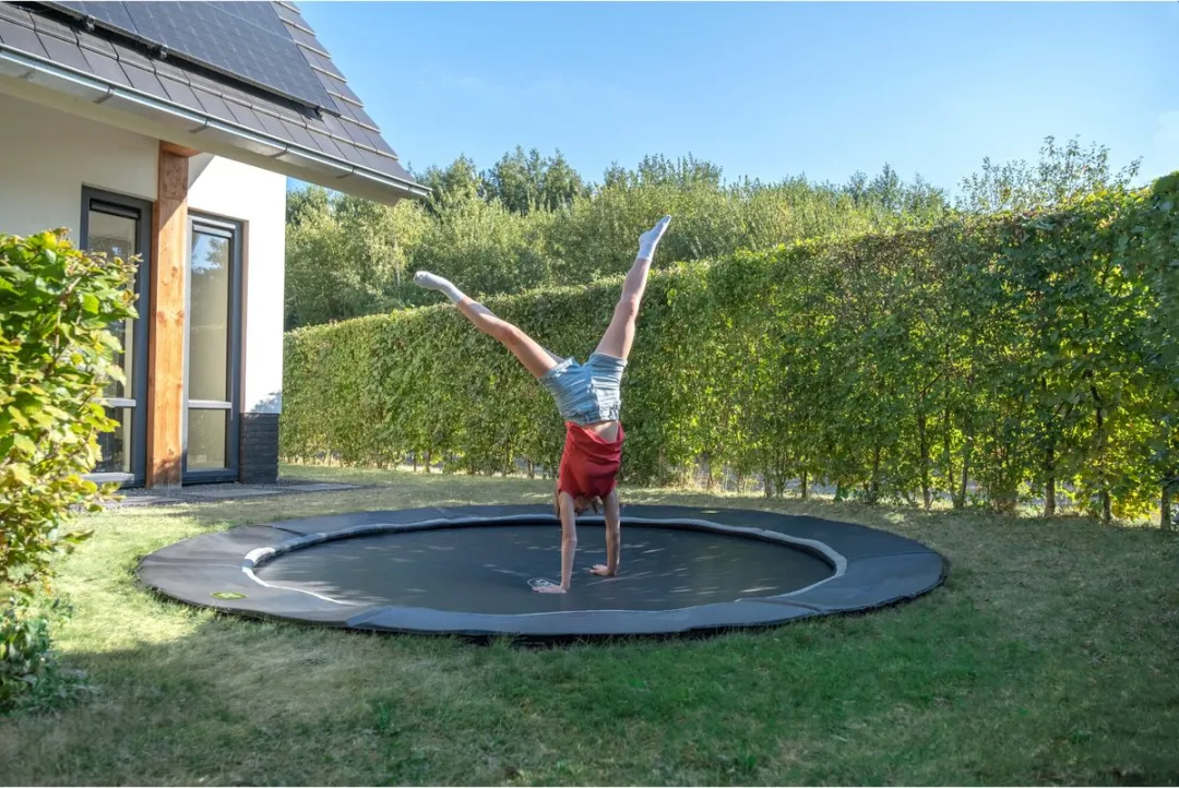 EXIT Dynamic Groundlevel Trampoline 366cm - Zwart
