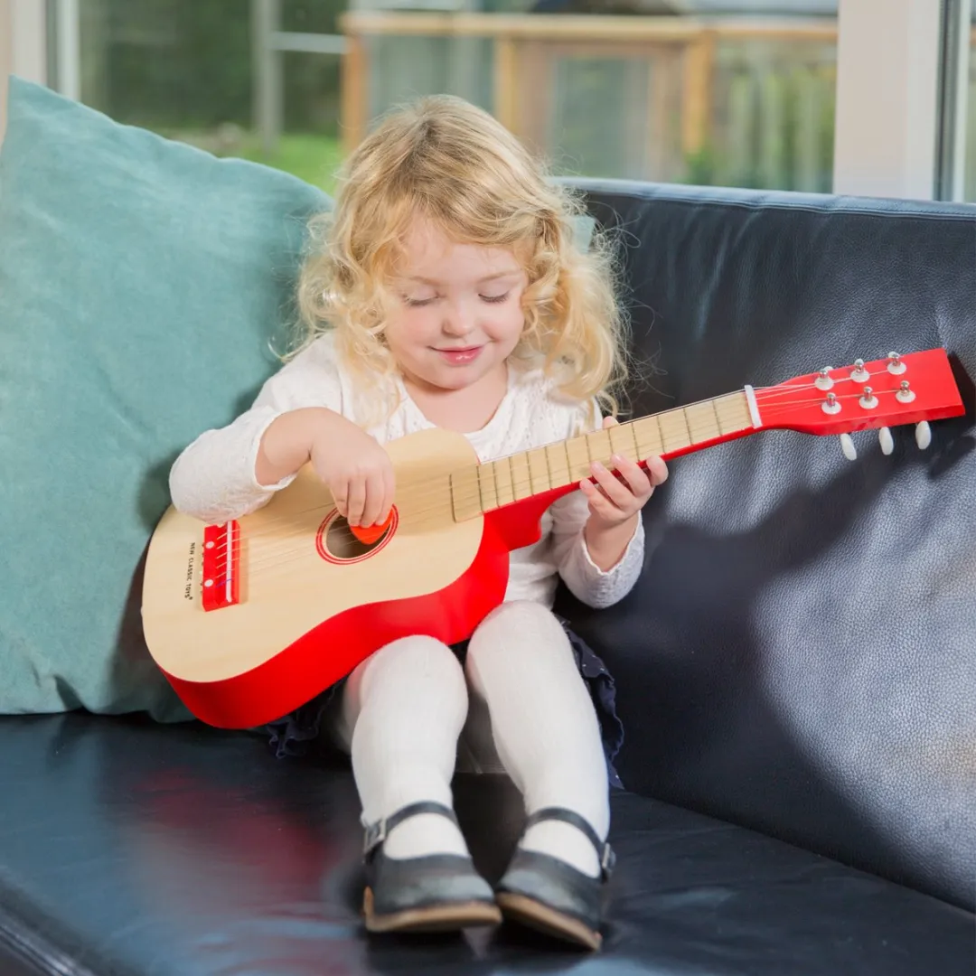 New Classic Toys® Houten Speelgoedgitaar met Draagriem - Rood / Naturel - Speelgoedinstrument - Mijn eerste Gitaar Inclusief Muziekboekje - Speelgitaar voor Kinderen - Vanaf 3 jaar