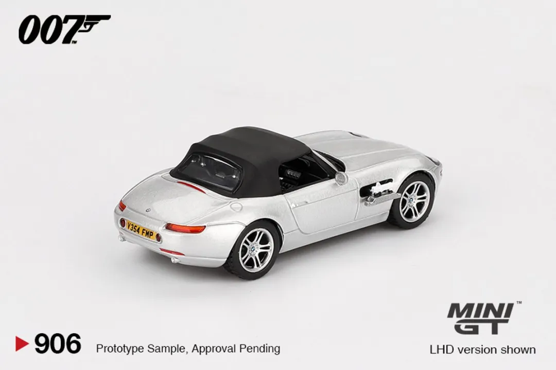 Mini GT BMW Z8 James Bond MGT00579 - Zilver