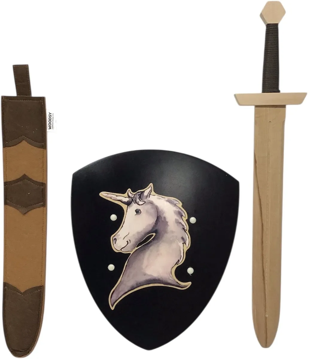 houtenzwaard met sched en ridderschild eenhoorn unicorn kinderzwaard ridderzwaard ridder schild