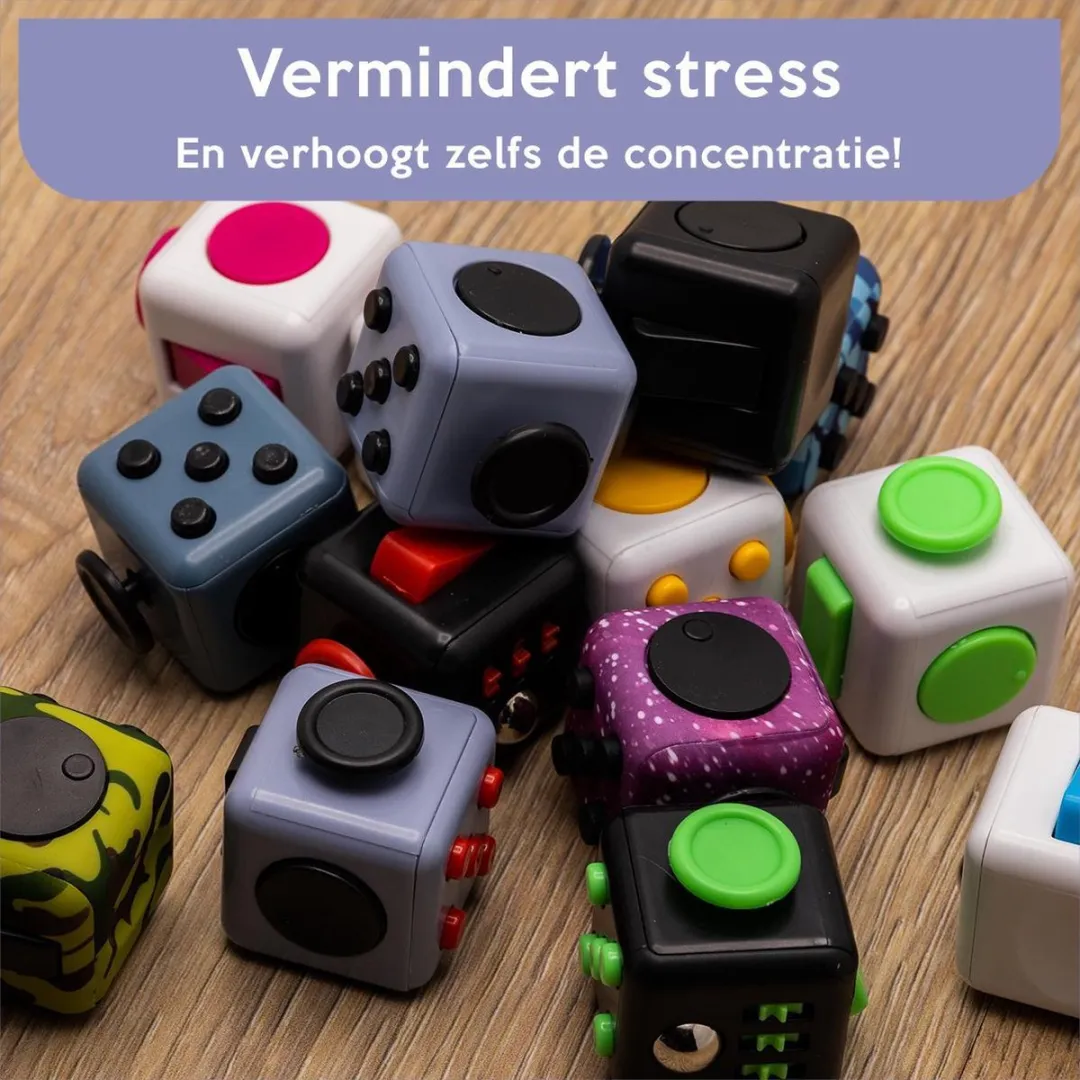 Fidget Cube "Grijs - Rood" - Friemelkubus - Anti Stress Speelgoed - Hoogsensitiviteit - Stressbal voor Hand - Fidget Toys
