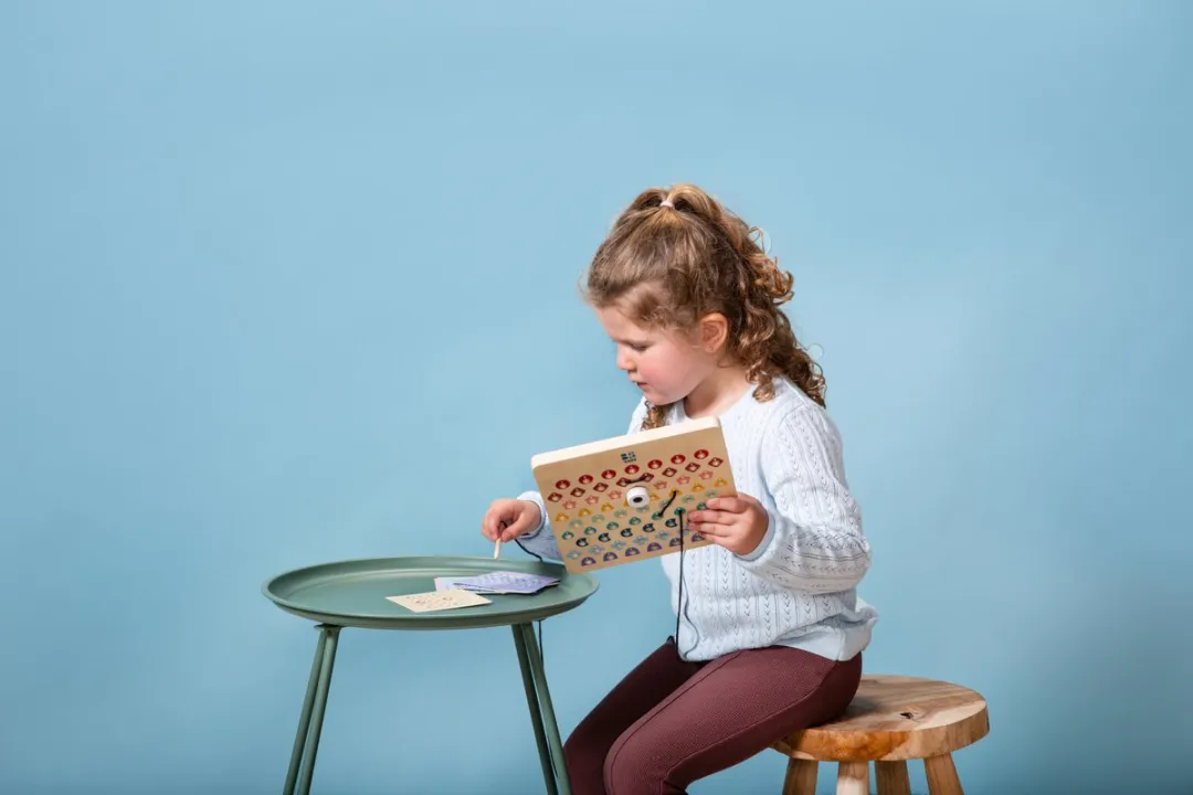 BS Toys Thread and Code GA519 Houten Rijgspel - Beige