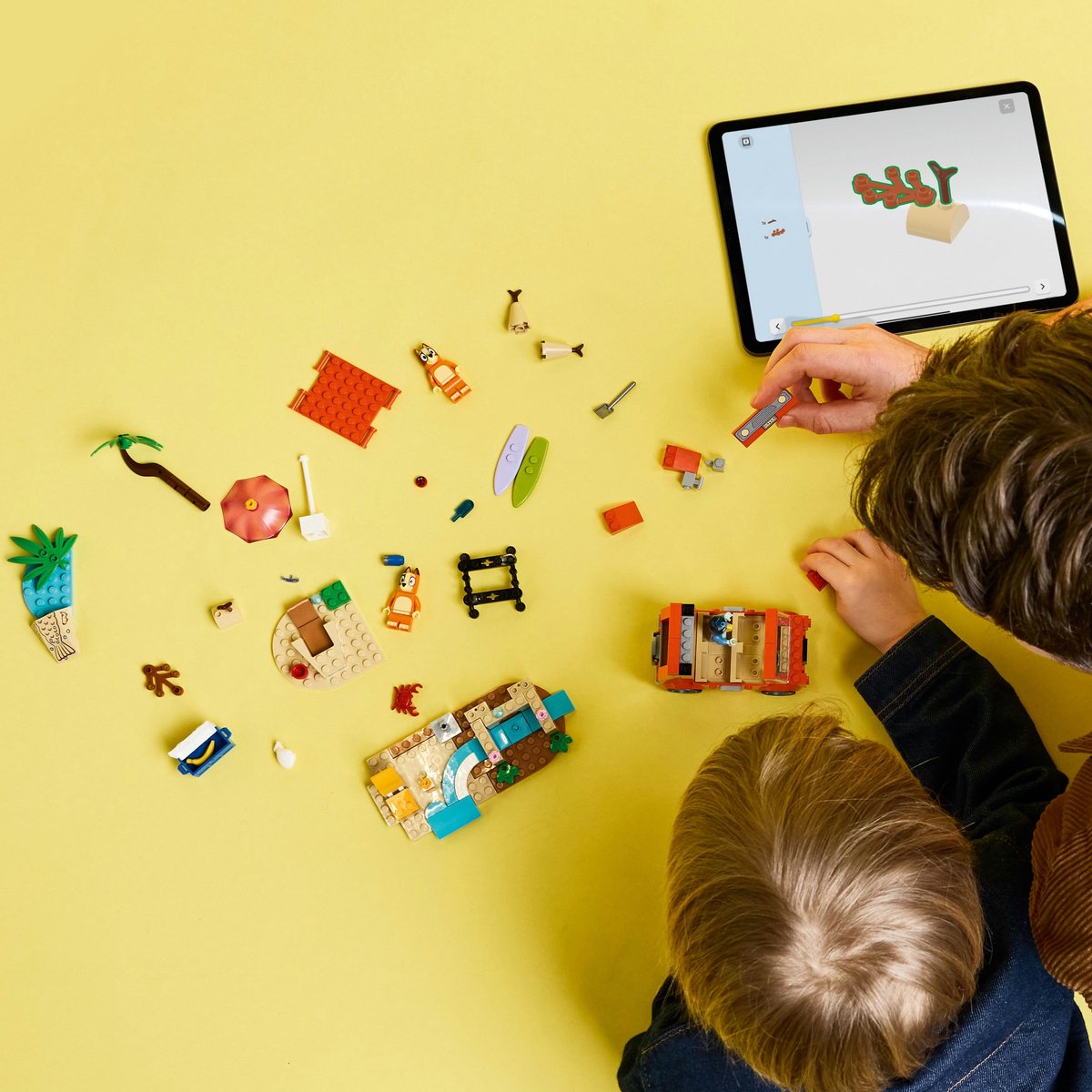 LEGO® Bluey: Bluey's Autorit naar het Strand, Bouwset - 11202