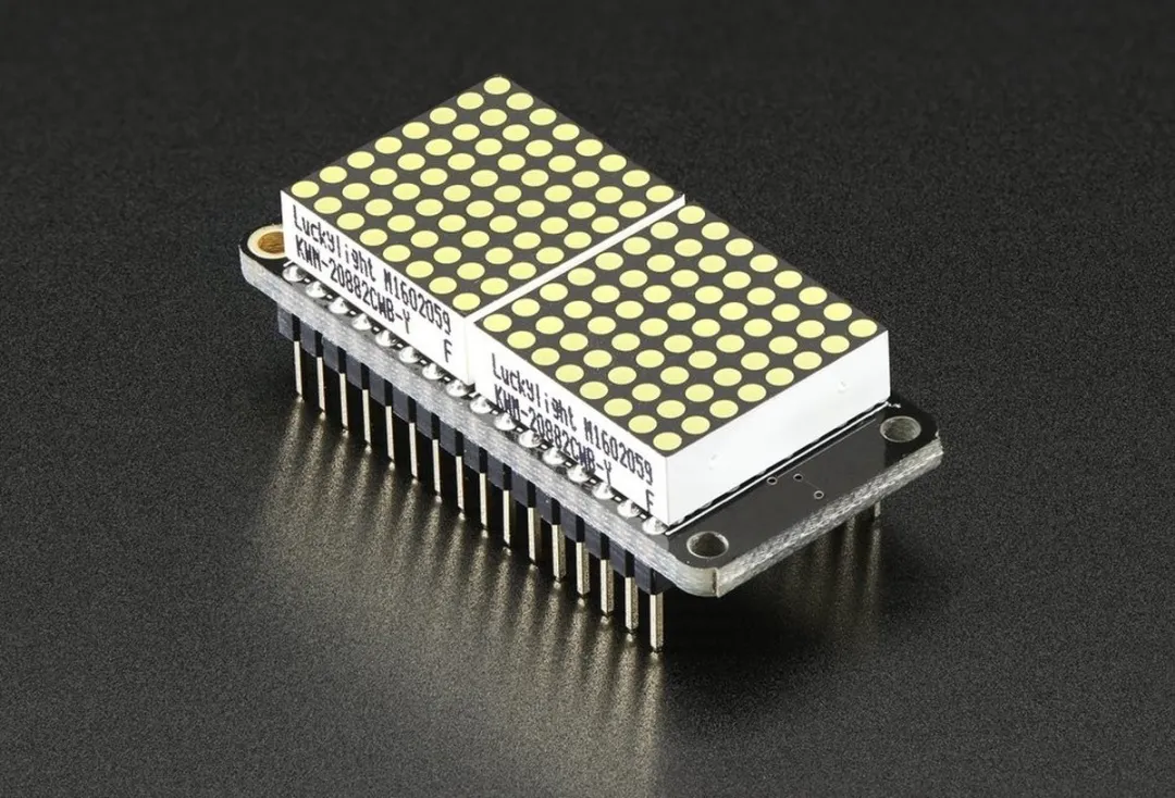 Adafruit 3149 0.8 inch 8x16 LED Matrix FeatherWing - Wit