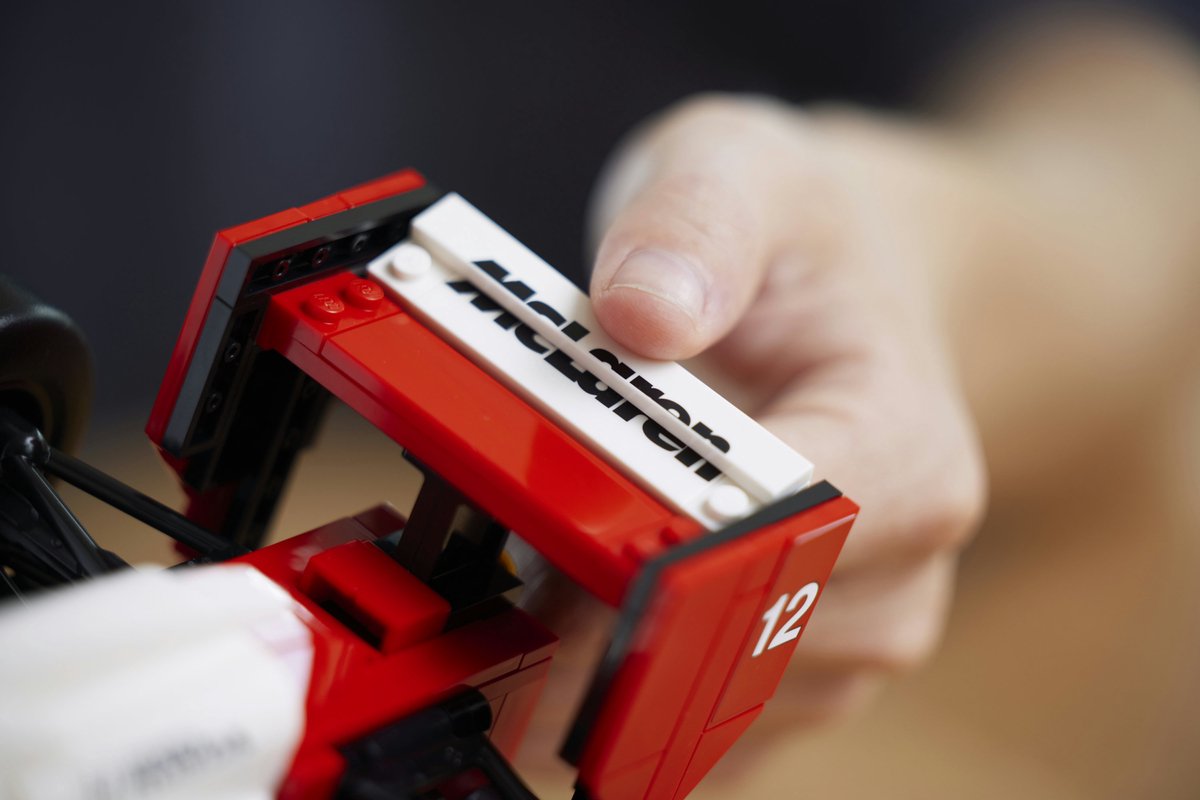 LEGO Icons McLaren MP4/4 en Ayrton Senna - 10330