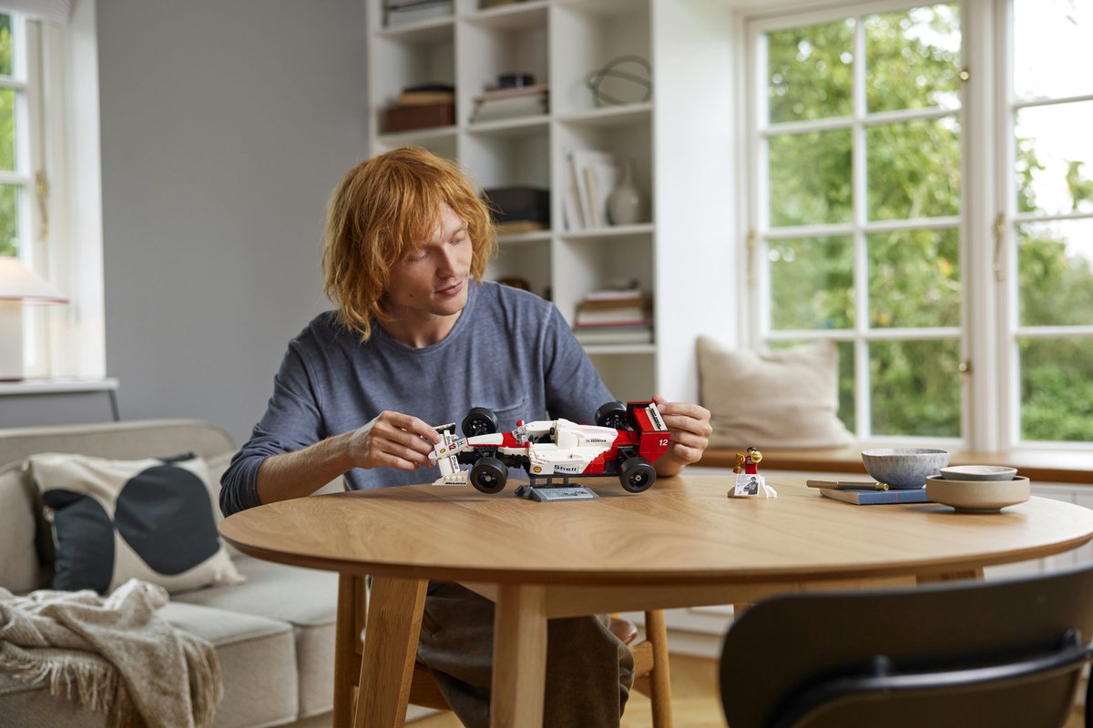 LEGO Icons McLaren MP4/4 en Ayrton Senna - 10330