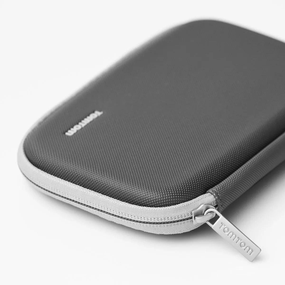 TomTom Value Pack - Autonavigatie - Wereld (incl. beschermtas)