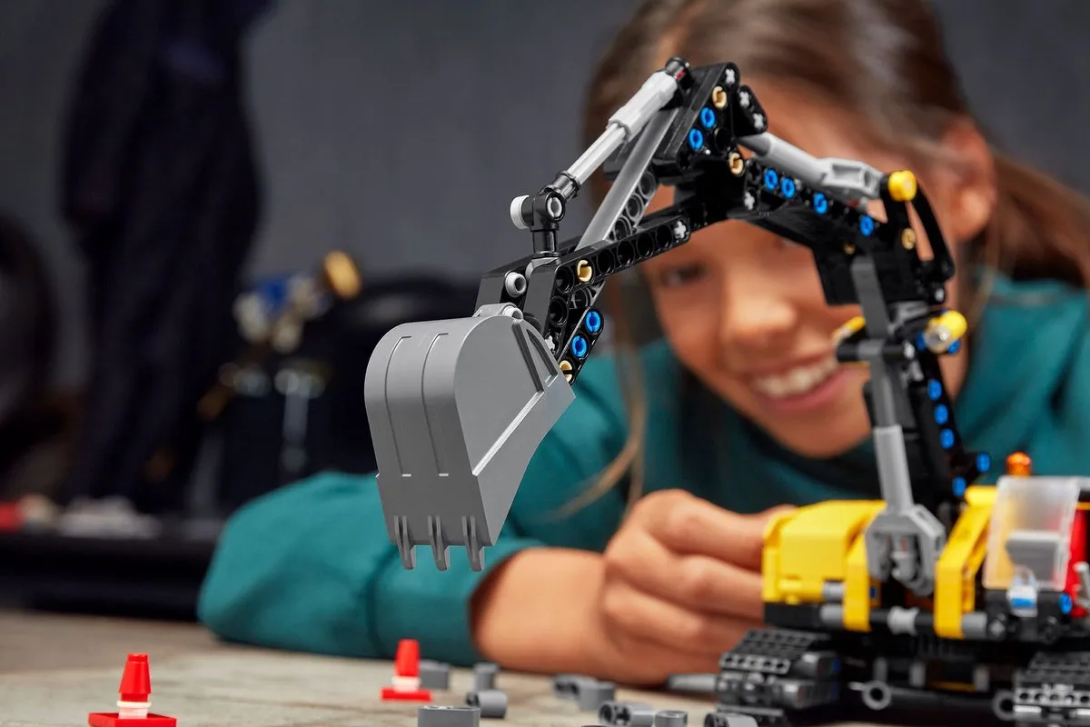 LEGO Technic Zware Graafmachine 42121 - 569 Stukken - Geel
