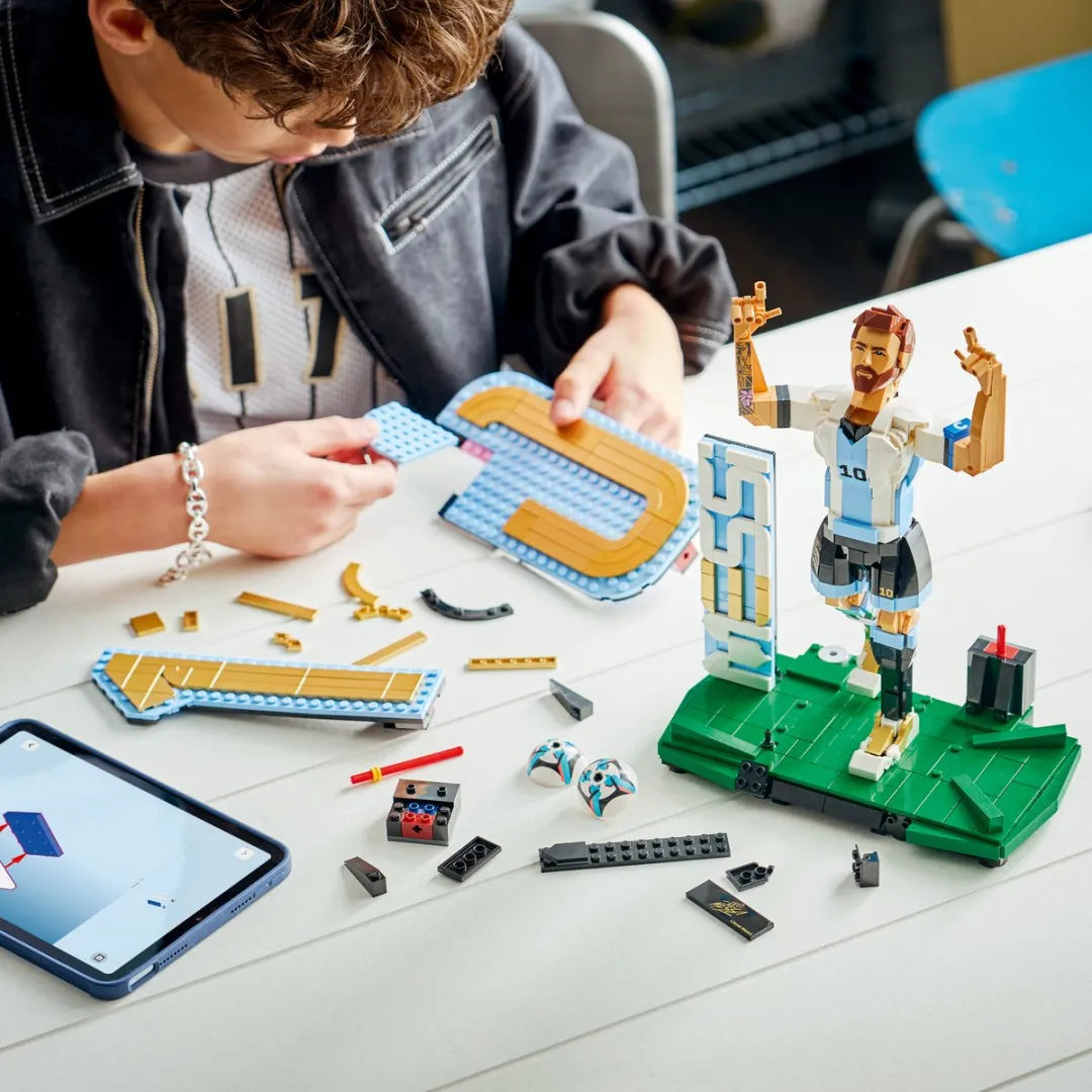 LEGO Editions Lionel Messi Voetbal Speelgoed 43015 - 958 Stukken