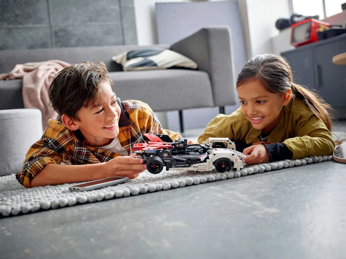 LEGO Technic Formula E Porsche 99X Electric 42137 - 422 Stukken