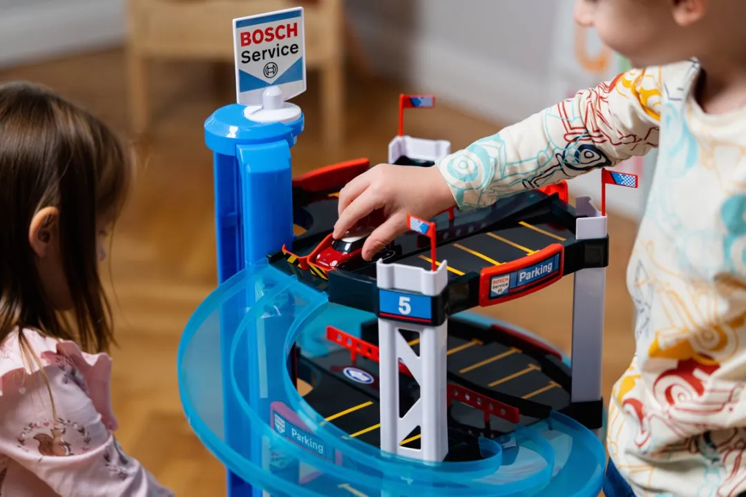 Klein Toys Bosch Mini Speelgoed Parkeergarage 2813 - Meerkleurig
