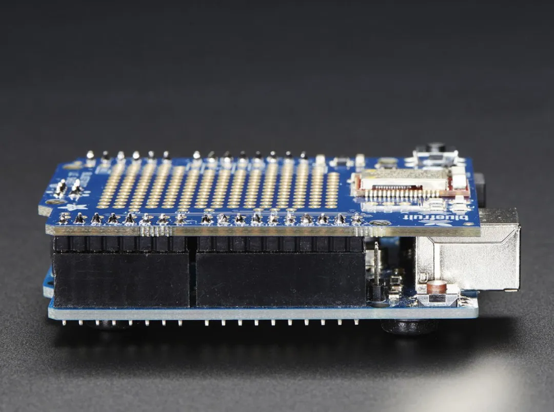Adafruit Bluefruit LE Shield 2746 - Meerkleurig