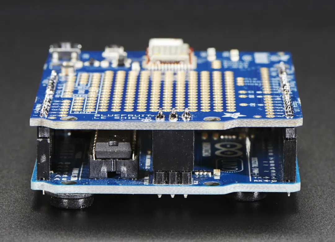 Adafruit Bluefruit LE Shield 2746 - Meerkleurig