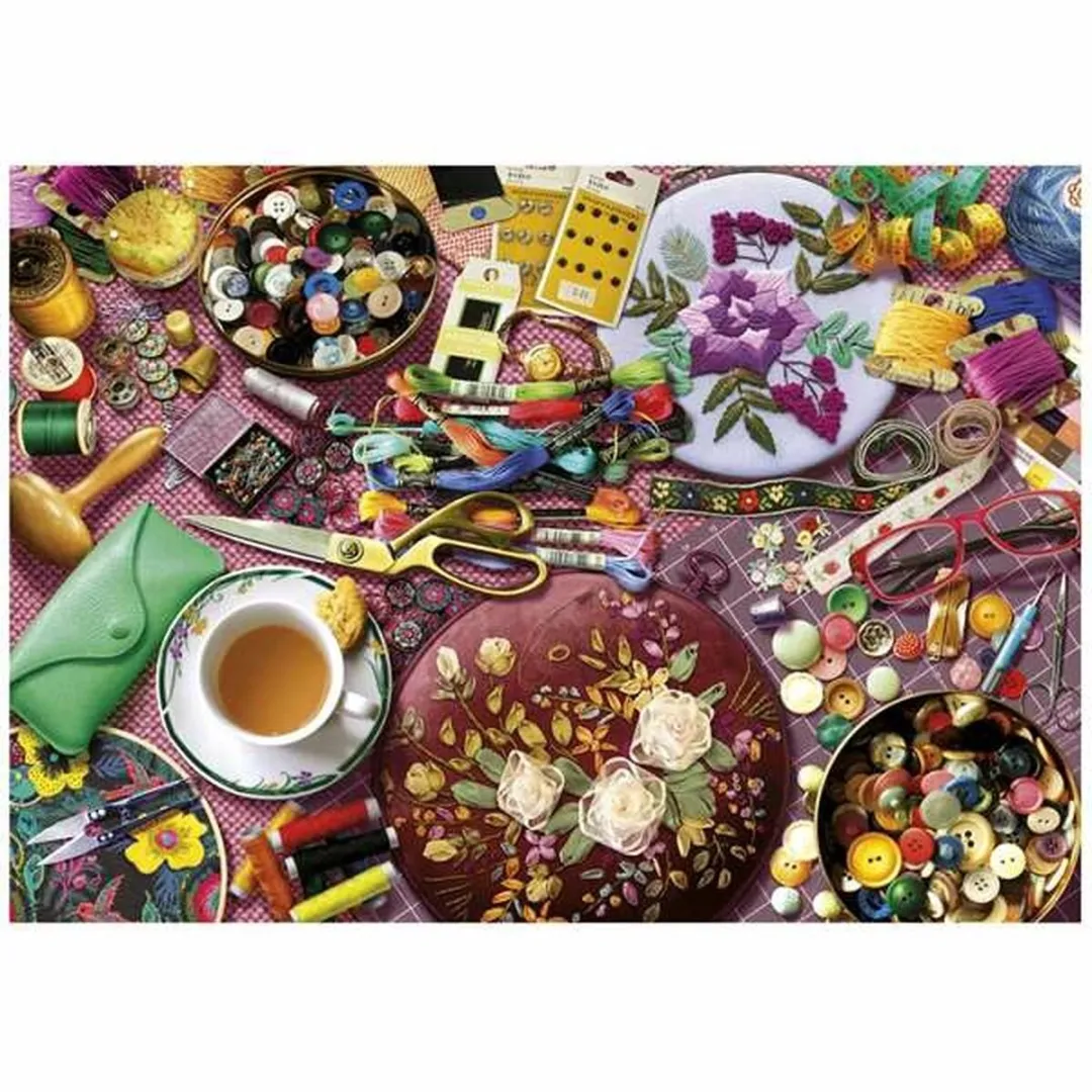 Educa The Sewing Table Puzzel 2000 Stuks - Multicolor