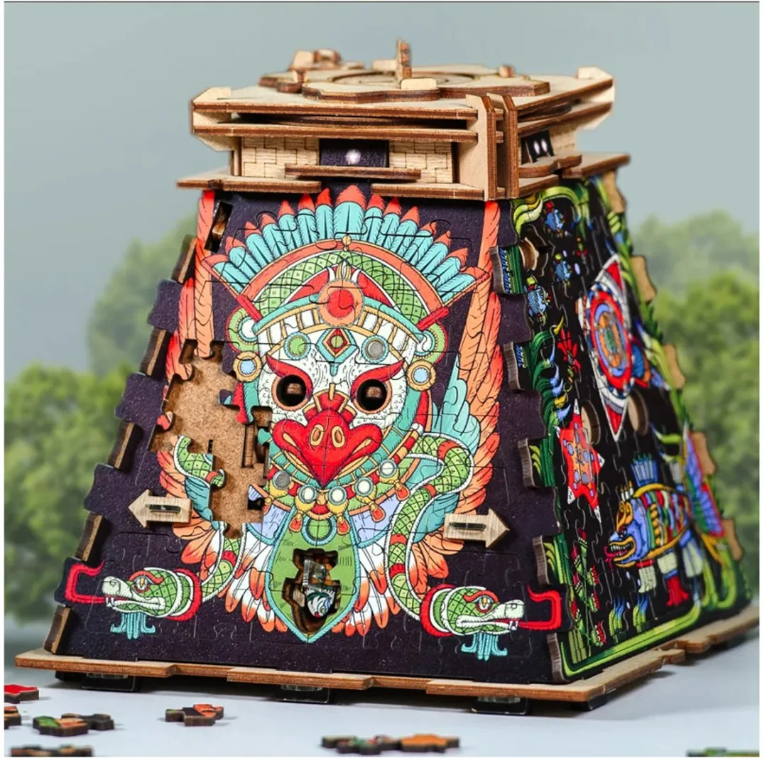 Cluepuzzle - Pyramid of the Sun