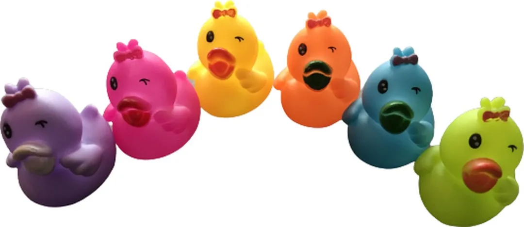 12 Gekleurde badeenden met knipoog- Badspeelgoed - Gekleurde eenden 5x5x6 cm - Badeenden set - Rubberen eendjes - bad eendjes - uitdeel kado