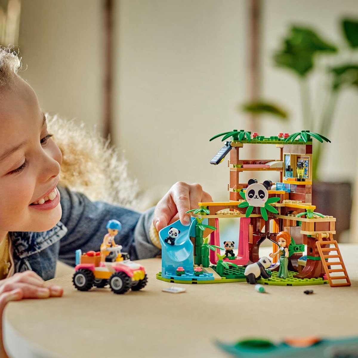 LEGO® Friends De Pandaopvang, Bouwset, Speelgoed - 42648