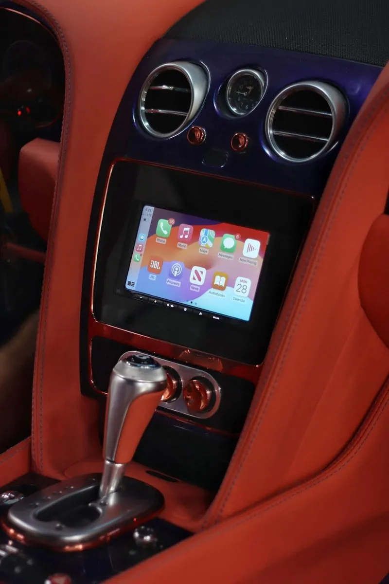 JBL Legend 700D Autoradio - 7” Touchscreen - Apple CarPlay/Android Auto - 5x50W - Zwart