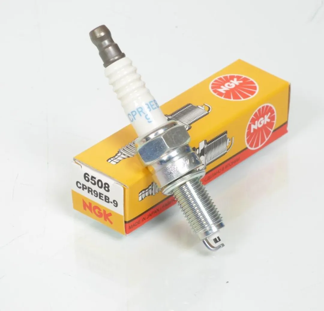 NGK CPR9EB-9 Bougie Kawasaki KXF 450 2007-2016 - Wit