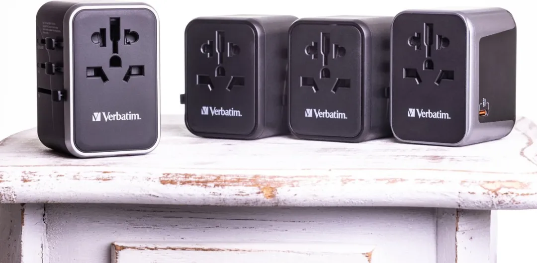 Verbatim UTA-01 Universele Reisadapter - EU/VK/VS - 2x USB-A