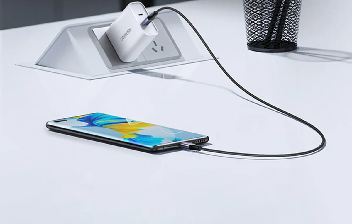 UGREEN Gevlochten USB-C Kabel 240W 2M - Zwart