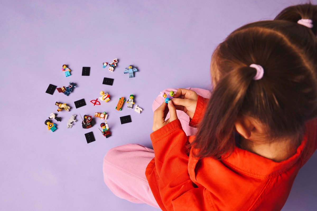 LEGO Minifiguren Serie 27, 1 van de 12 Willekeurige Verzamelfiguren - 71048