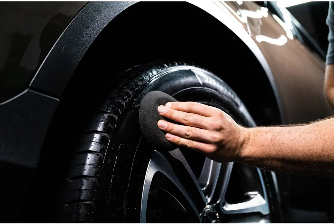 Turtle Wax Wet N Black Tyre & Trim Gel 300ml - afbeelding 4 van 5