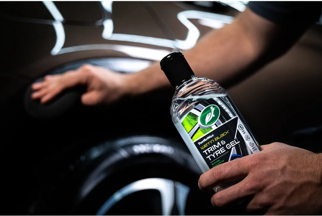 Turtle Wax Wet N Black Tyre & Trim Gel 300ml - afbeelding 3 van 5