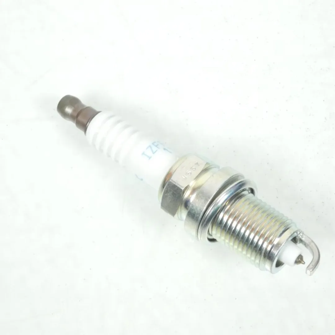 NGK IZFR6F11 Bougie - Zilver