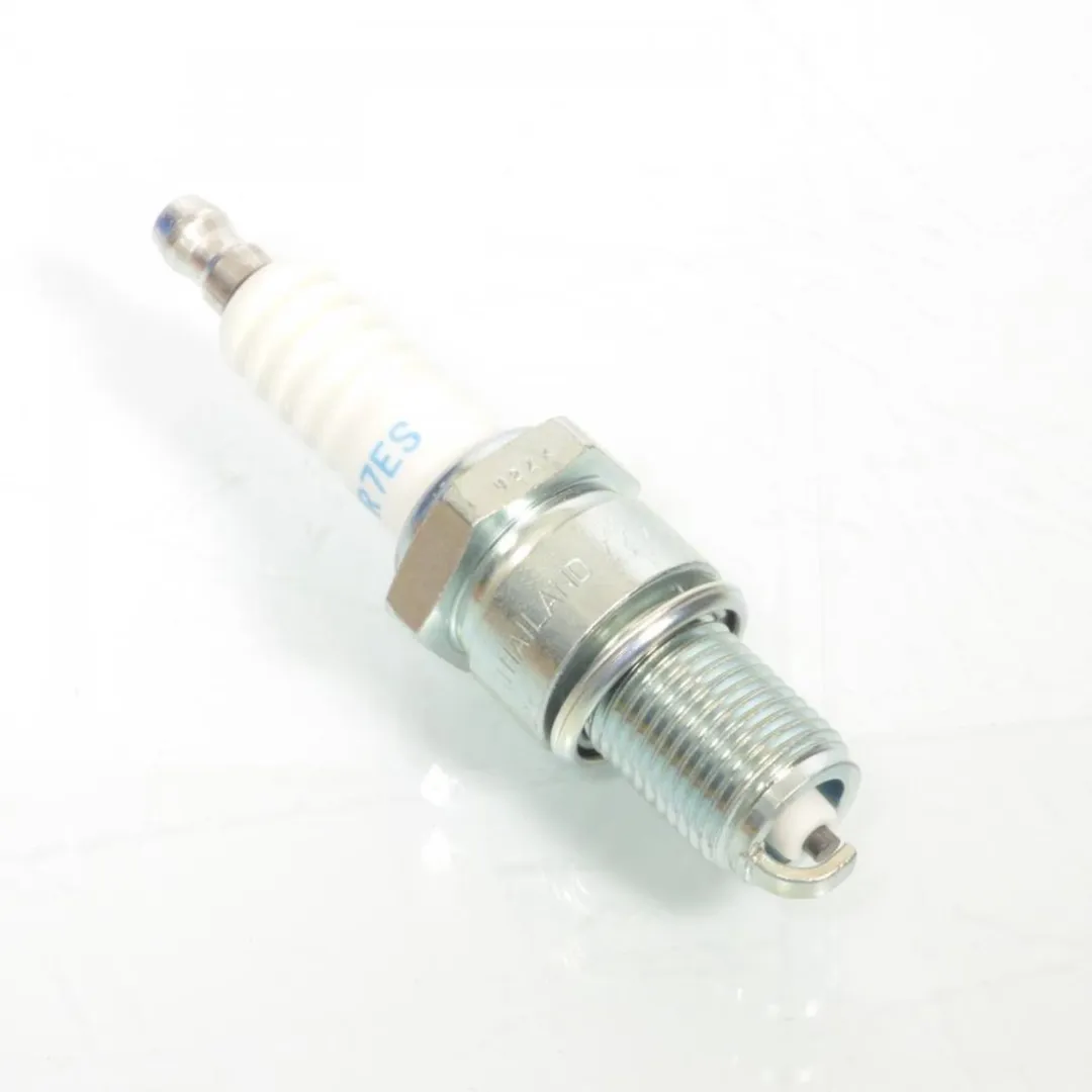 NGK Bougie Beta 125 TR 32 - Blanc