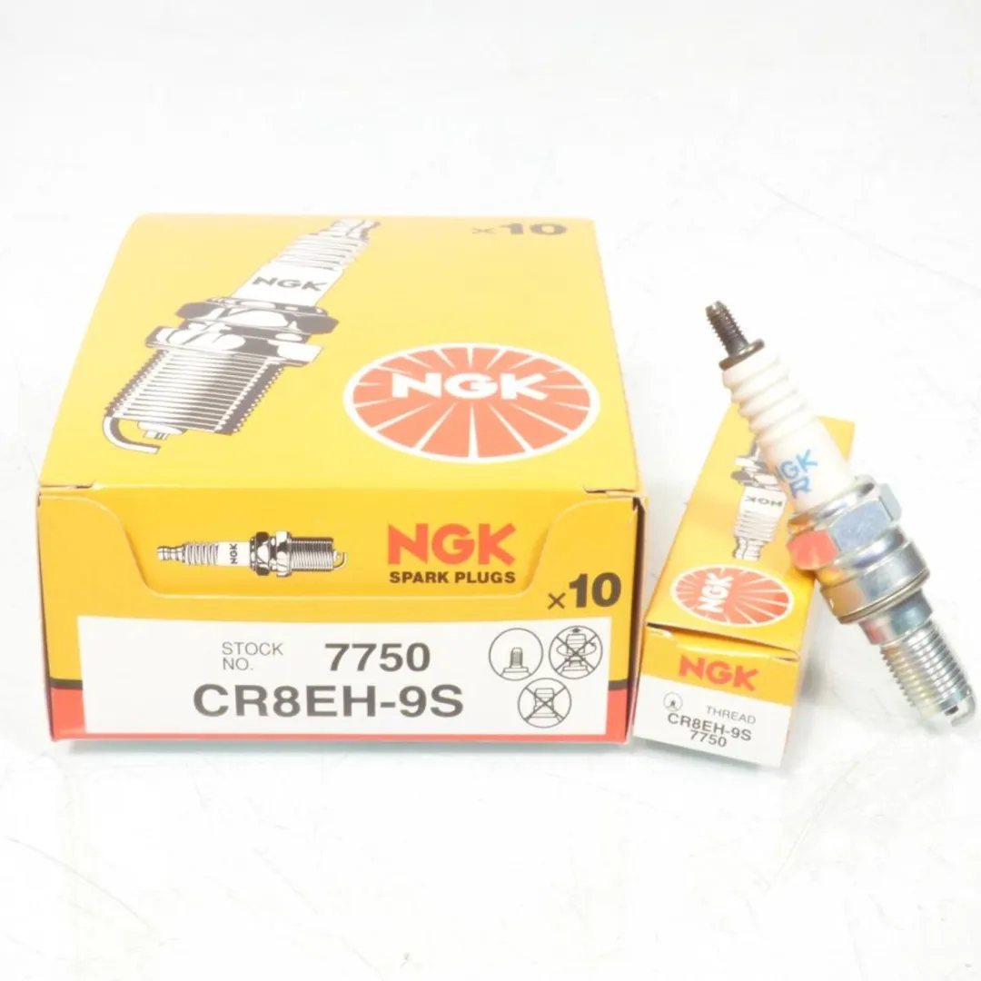 NGK CR8EH-9S Bougie - Honda CBF 500 2004-2006 - Wit