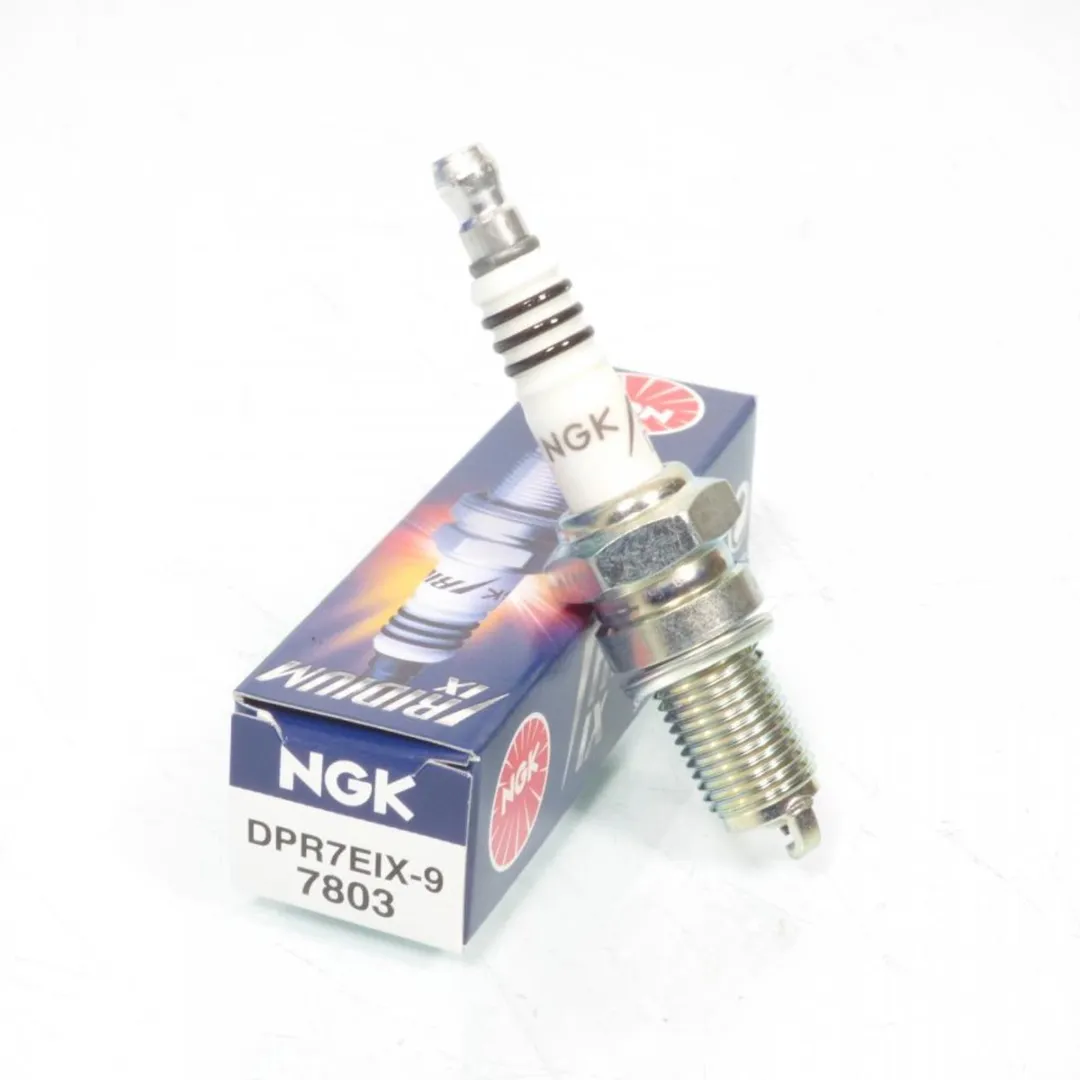 NGK Bougie D'Allumage 1700 MT-01 2005-2012 Yamaha - Wit