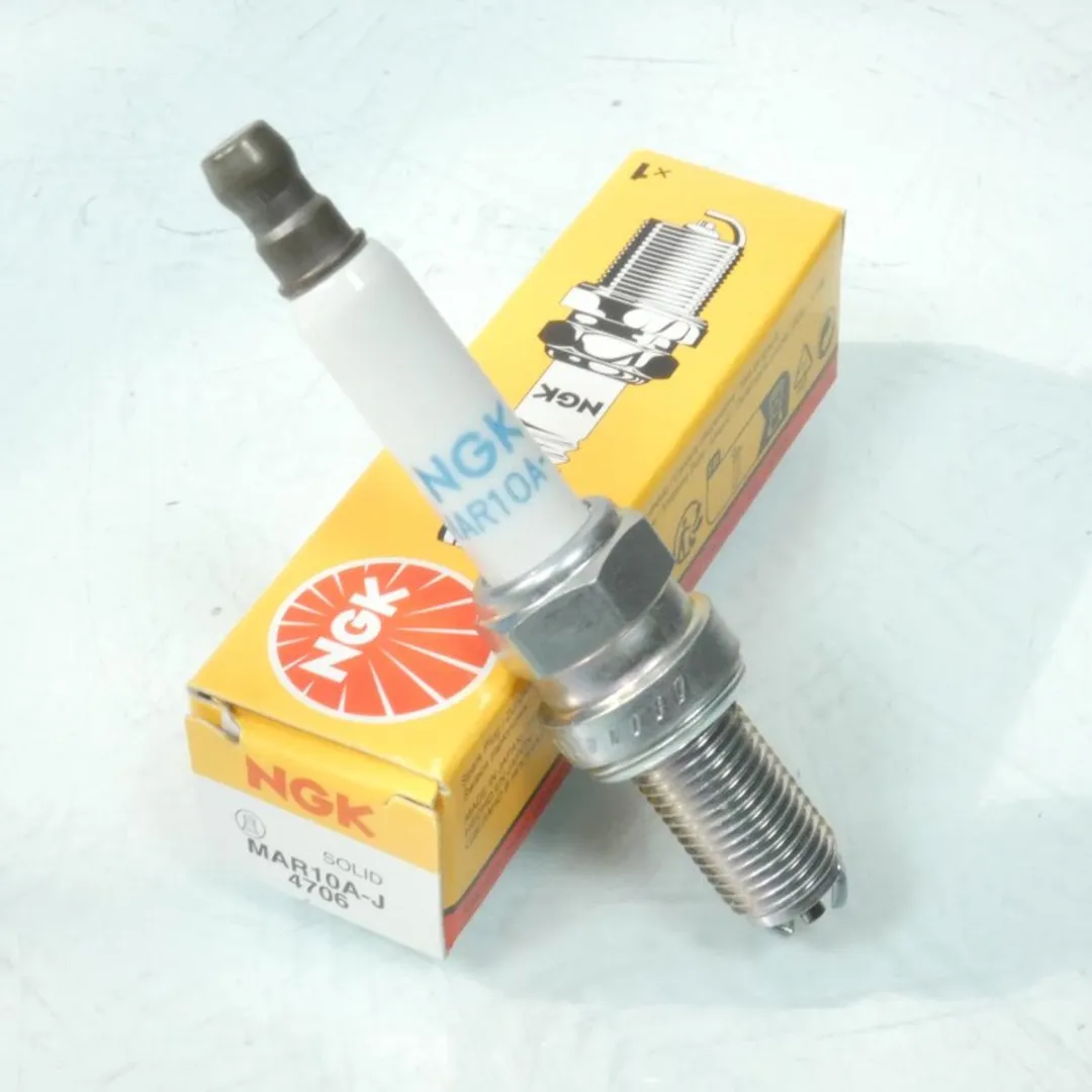 NGK MAR10A-J Bougie Ducati 848 EVO 2011-2013 - Wit