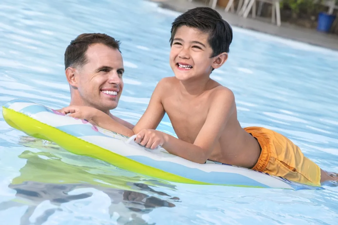 Bestway Disney Stitch Opblaasbare Surf Rider - Multicolor