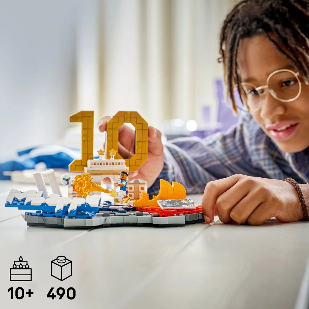 LEGO Editions Kylian Mbappé Voetbalhoogtepunten 43013 - 490 Stukken