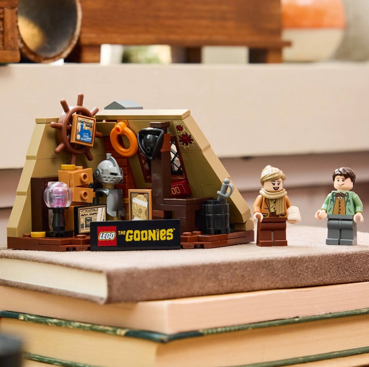 LEGO 40773 Ideas - De Goonies: De zolder van de familie Walsh