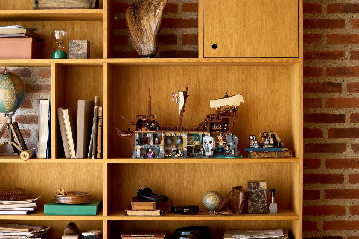 LEGO 40773 Ideas - De Goonies: De zolder van de familie Walsh