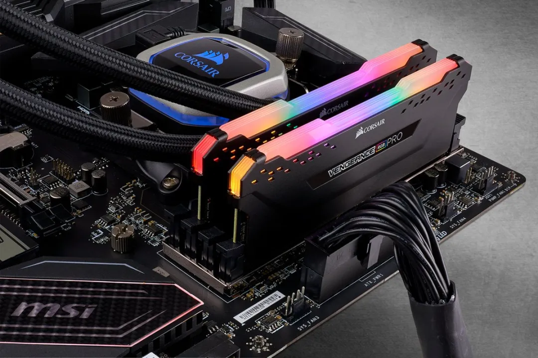 Corsair Vengeance RGB Pro CMW32GX4M2A2666C16 DDR4 Geheugen - 32GB (2x16GB)