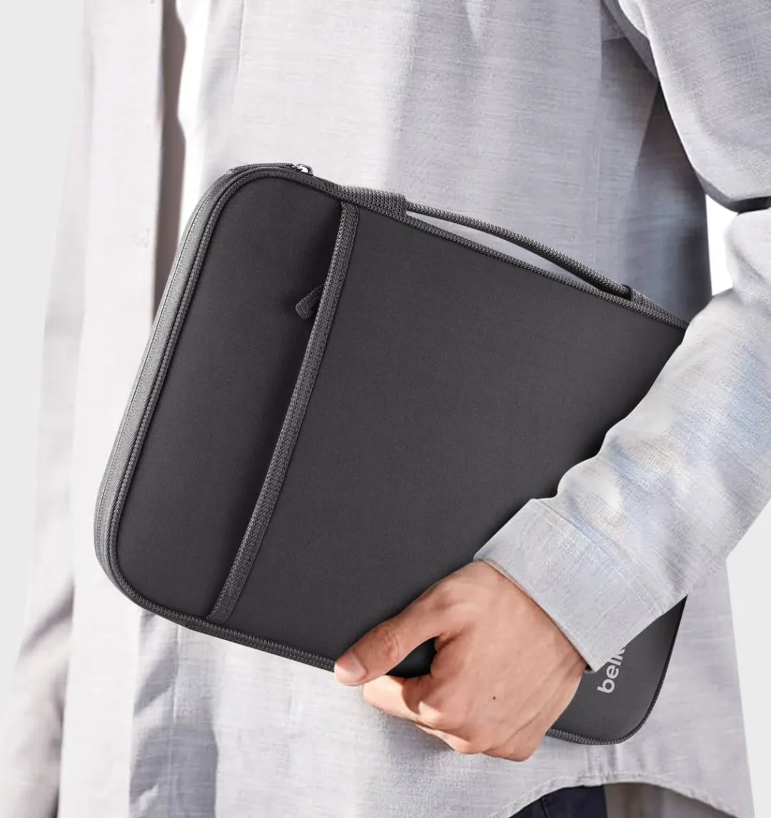 Belkin 13,3inch Laptophoes - 15,6 inch - Zwart