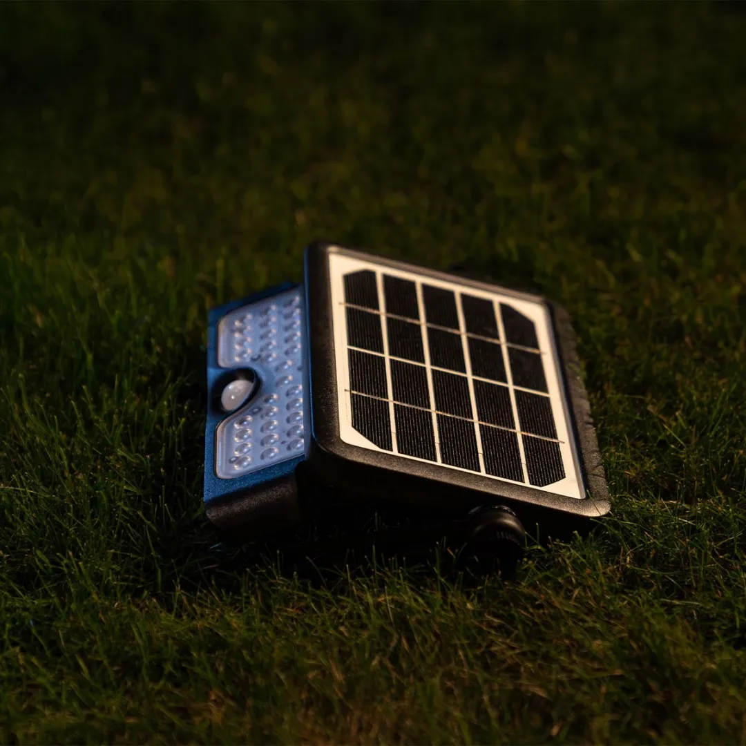 FlinQ Solar Floodlight Wandlamp 10W - Zwart