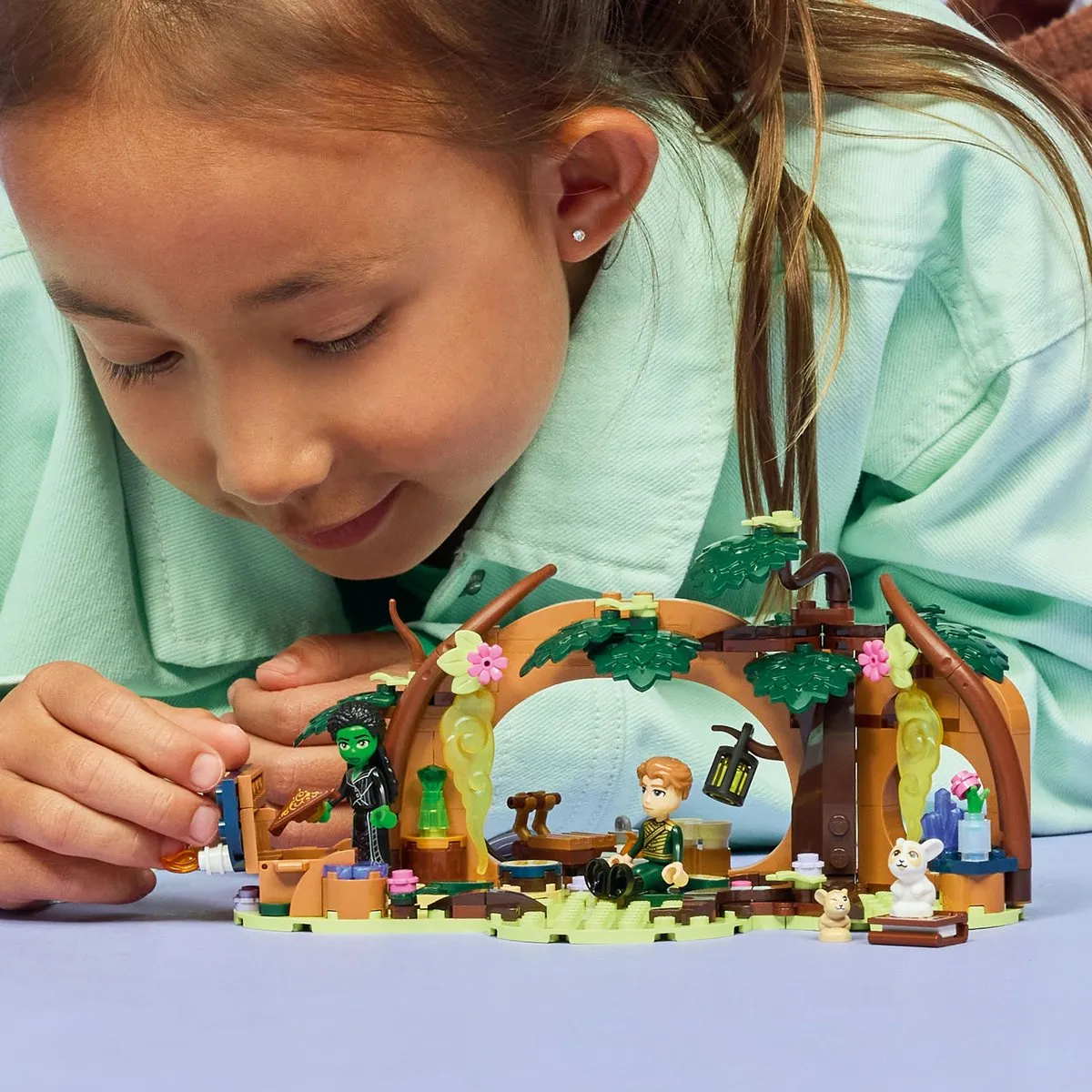 LEGO Wicked Elphaba's Schuilhut 75687 Bouwset - 228 Stukken - 4 Minifiguren - Multicolor
