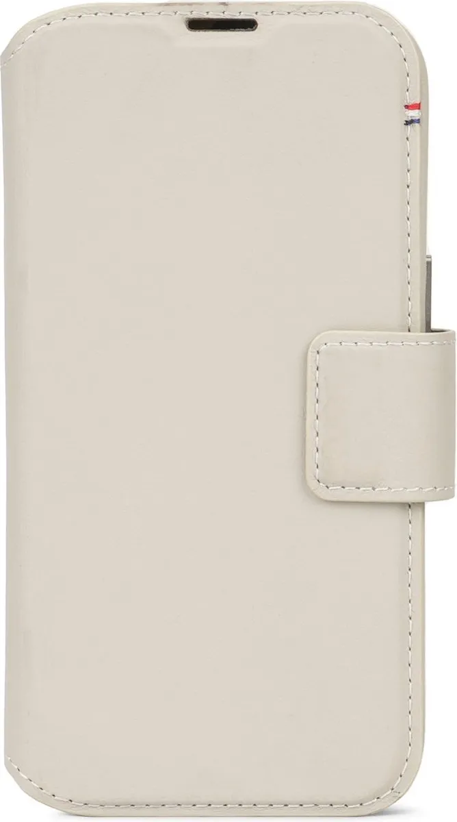 Decoded D24IPO15PLDW5CY iPhone 15 Plus Hoesje - 2-in-1 Magnetisch Leer - Clay Beige