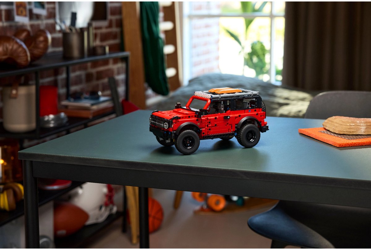 LEGO® Technic Ford Bronco® SUV Modelauto - 42213