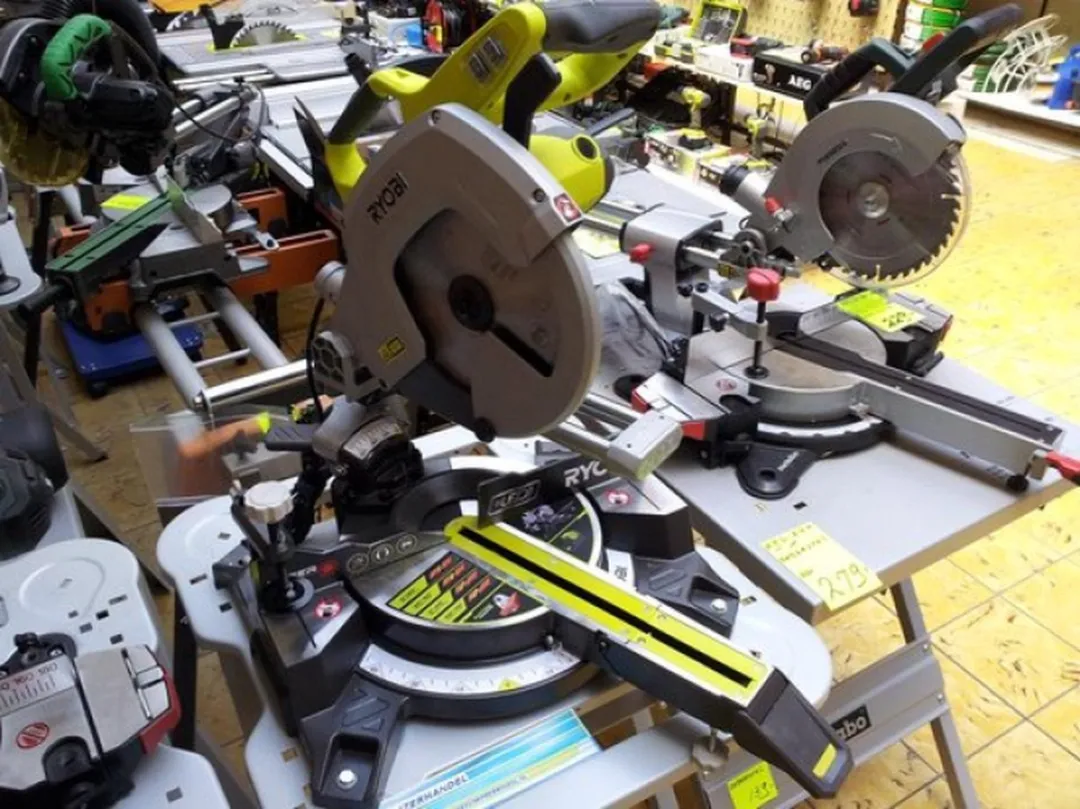 Ryobi EMS254L Afkortzaag 254mm 2000W