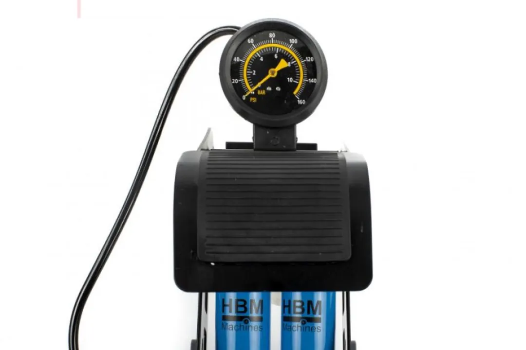 HBM Voetpomp 9 bar - Dubbele cilinder met manometer
